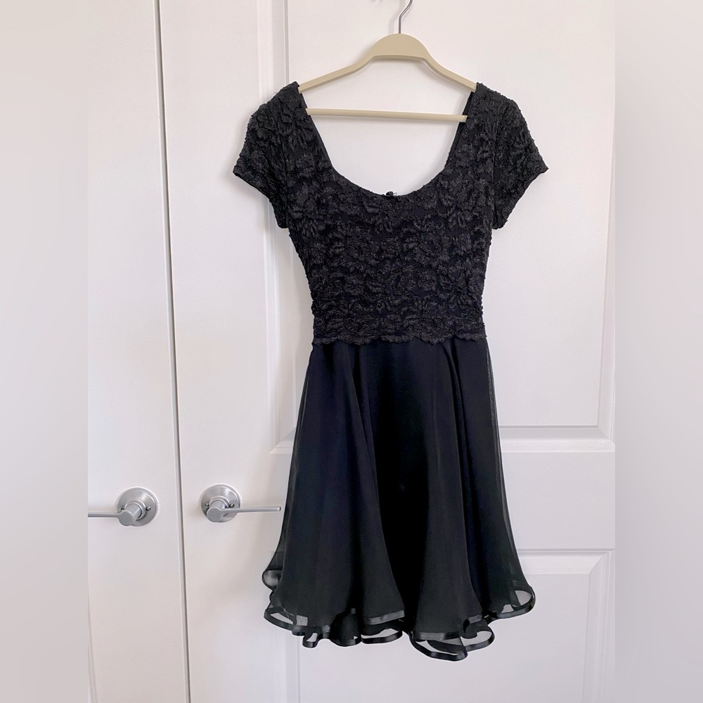 De Laru vintage black lace dress size 3/4